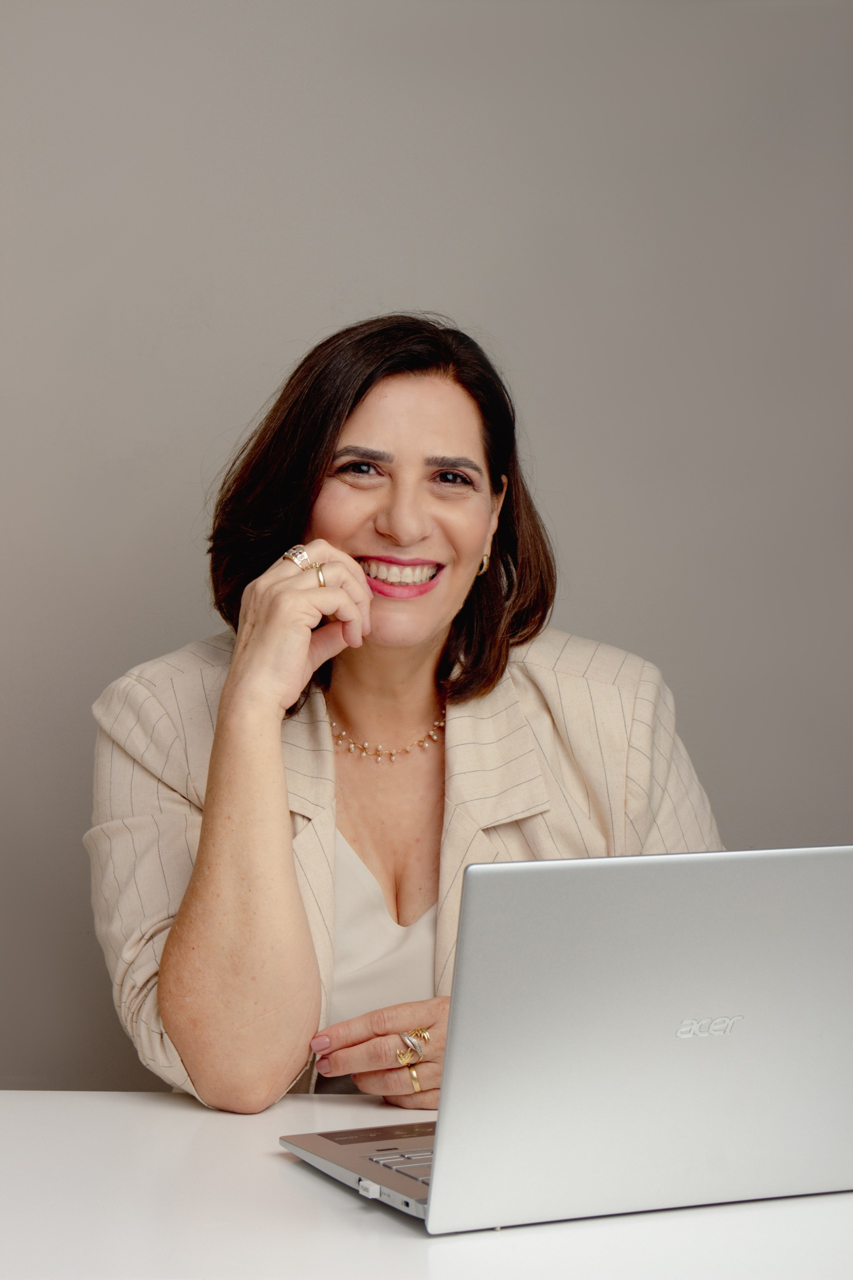 Elaine Crivari Psicóloga